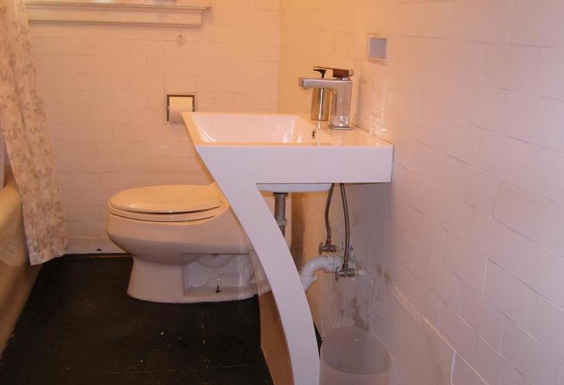 Hopkins Park Bed And Breakfast