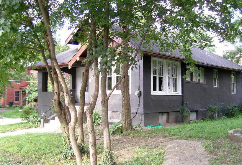 Hopkins Park Bed And Breakfast