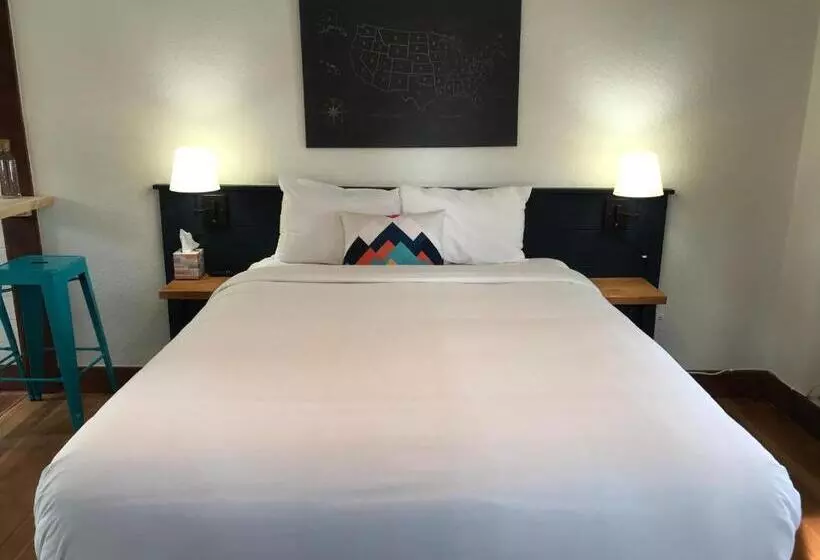 Hotelli Left Coast Lodge