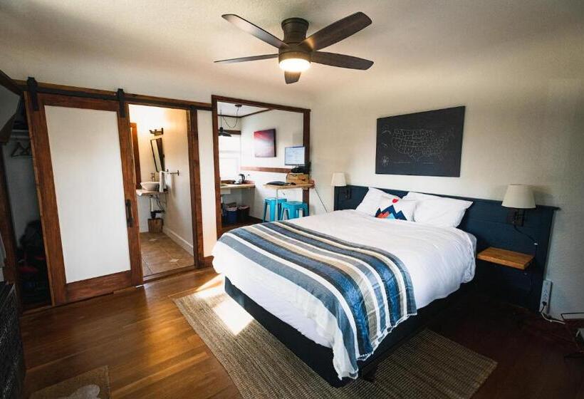 Szálloda Left Coast Lodge