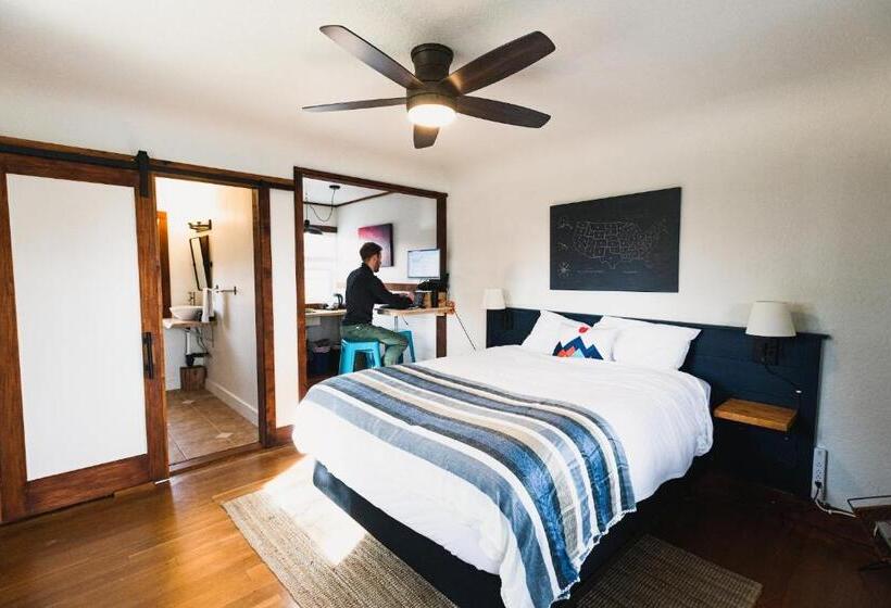 Szálloda Left Coast Lodge