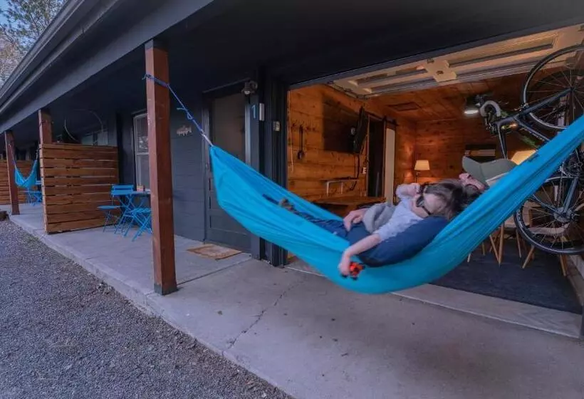 Hotelli Left Coast Lodge