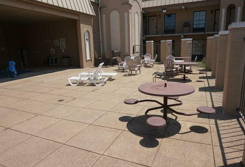 Hotelli One Life Studio And Suites