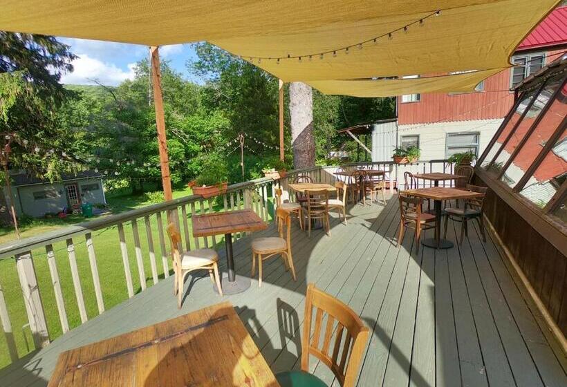 ホテル Pine Hill Arms