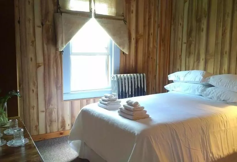 ホテル Pine Hill Arms