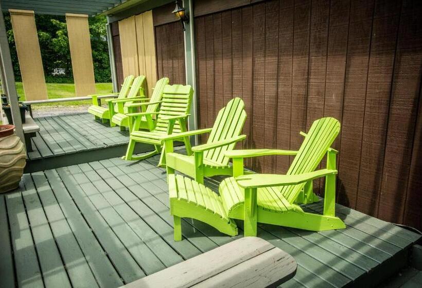 ホテル Pine Hill Arms