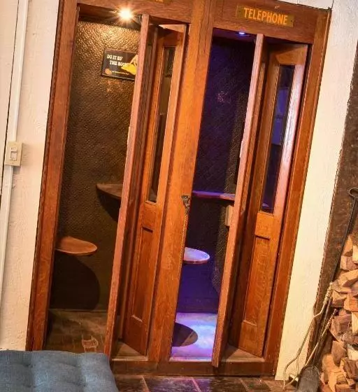 ホテル Pine Hill Arms