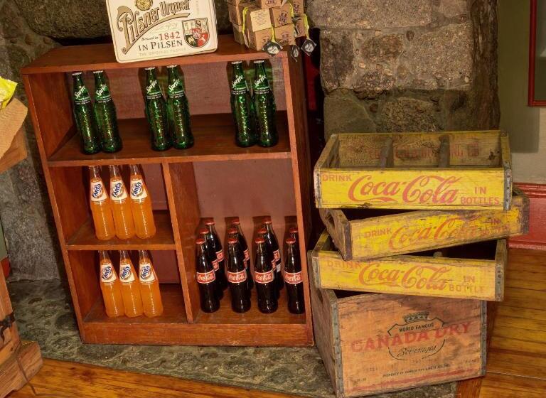 ホテル Pine Hill Arms