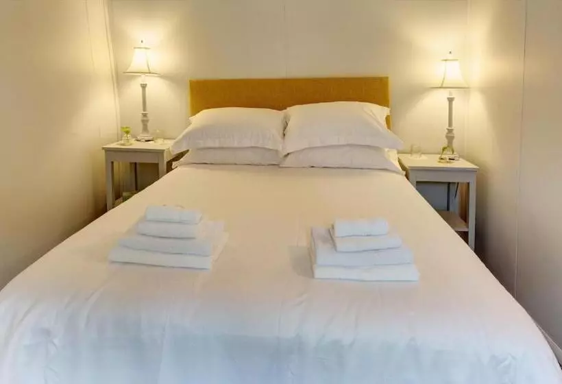 ホテル Pine Hill Arms