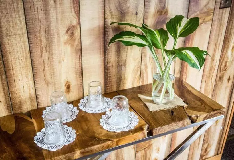 ホテル Pine Hill Arms