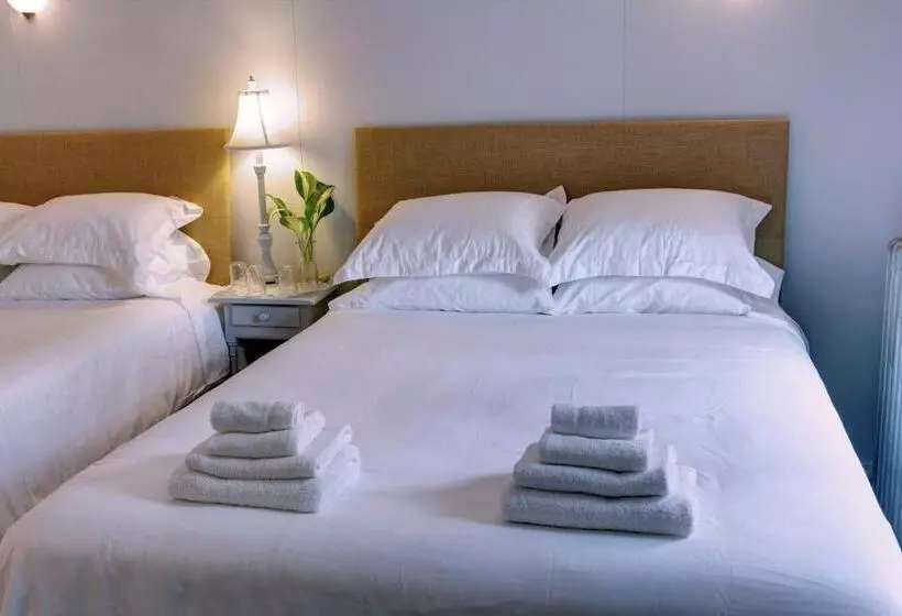 ホテル Pine Hill Arms