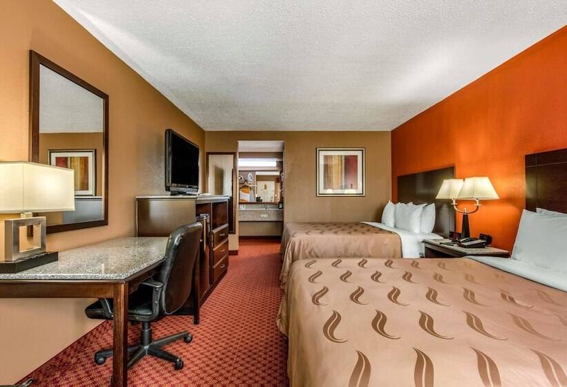 Отель Quality Inn