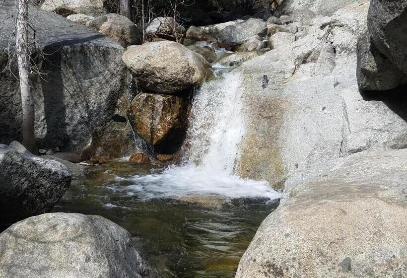 모텔 5th Street Inn