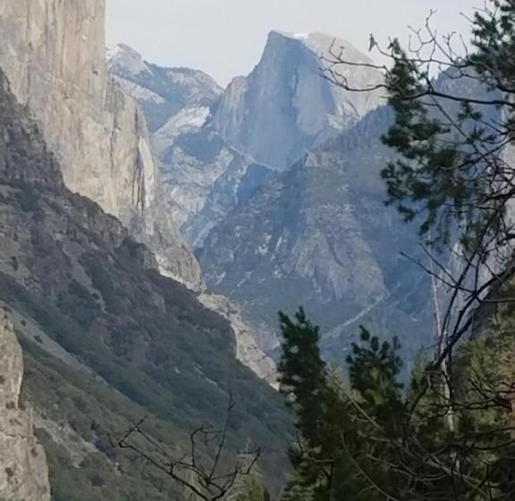 모텔 5th Street Inn