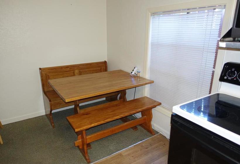 汽车旅馆  Big Meadow Lodge