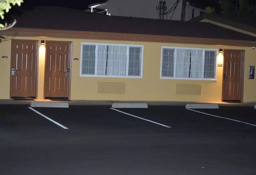 Motelli Budget Inn