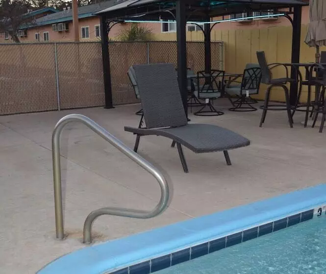 Motelli Budget Inn