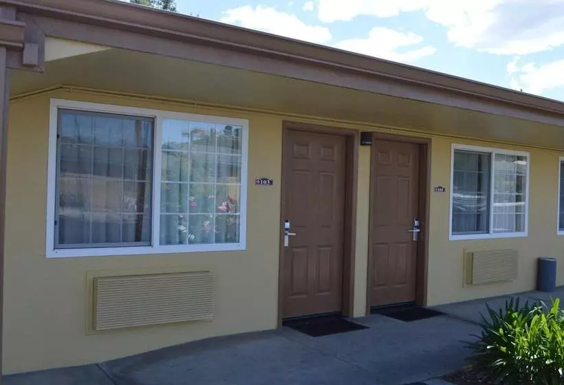 Motelli Budget Inn