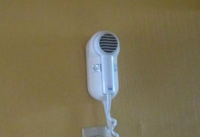 モーテル Budgetel Inn & Suites