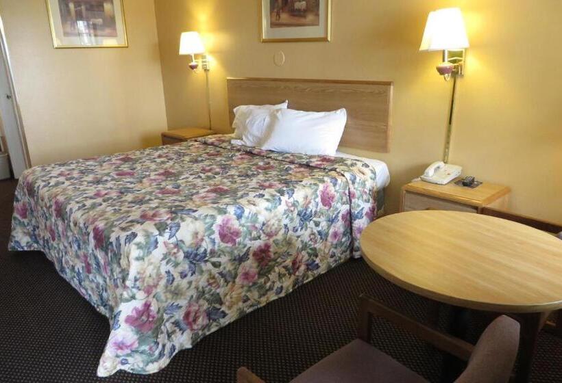 فندق على الطريق Economy Inn & Suites