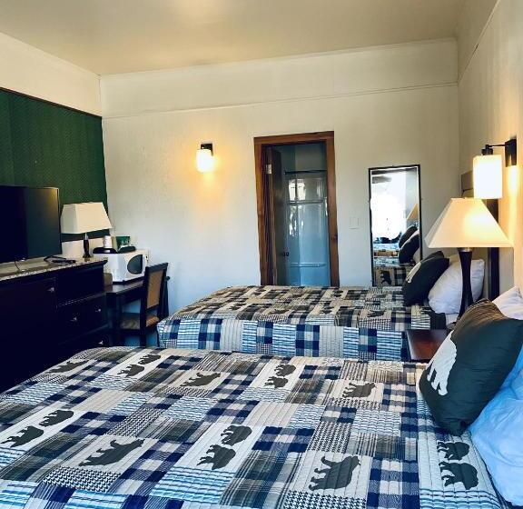 فندق على الطريق Holiday Lodge