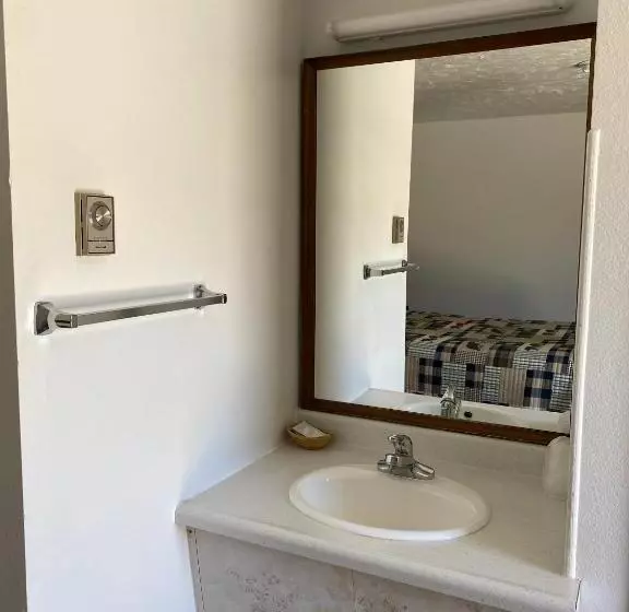 مُتل Holiday Lodge