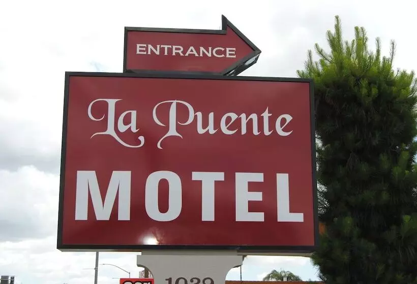 モーテル La Puente Inn