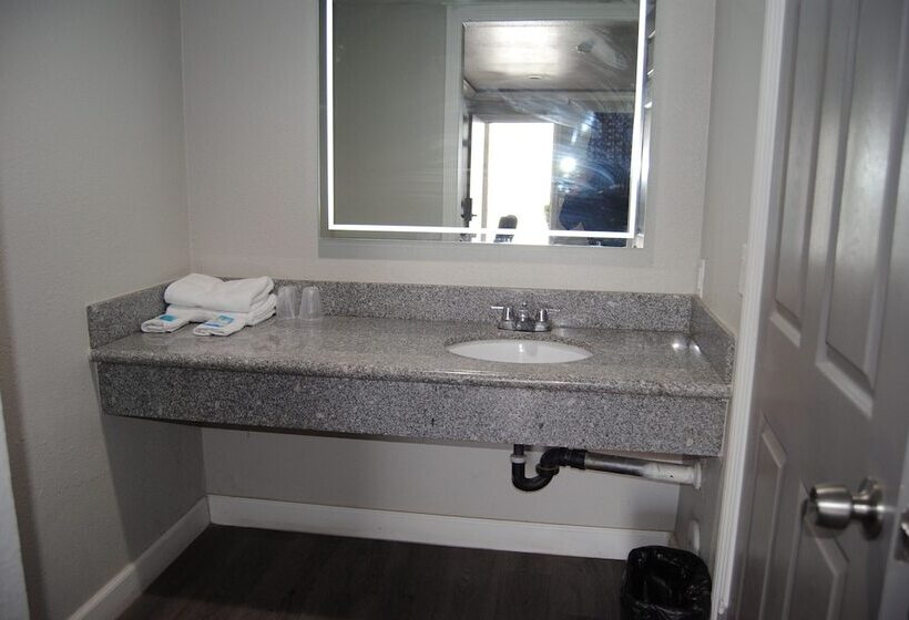 汽车旅馆  La Puente Inn