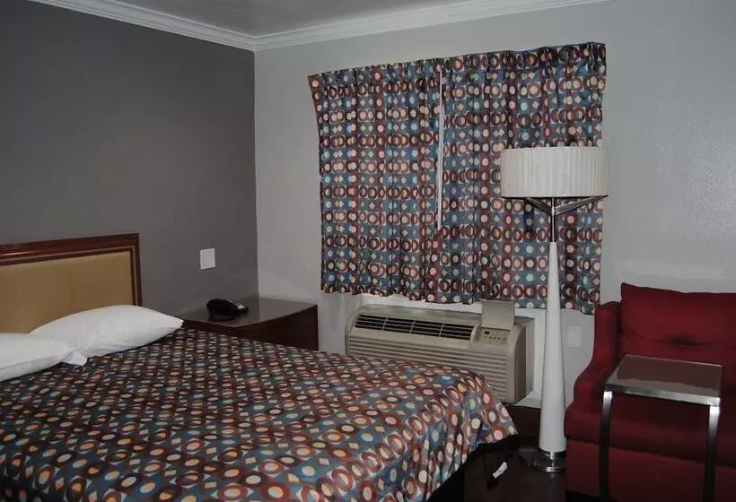モーテル La Puente Inn