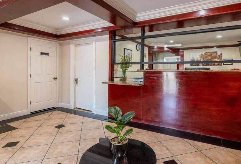 Motel Rodeway Inn & Suites East