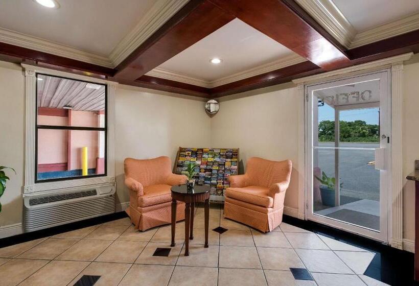 Motel Rodeway Inn & Suites East