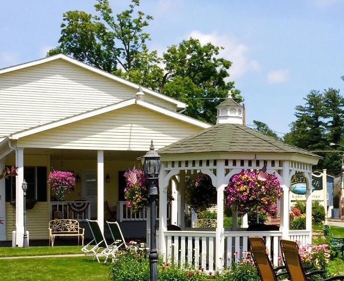 مُتل Heritage Of Lake George