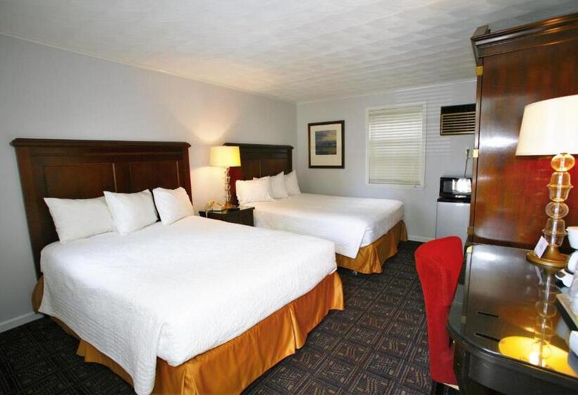 مُتل Heritage Of Lake George