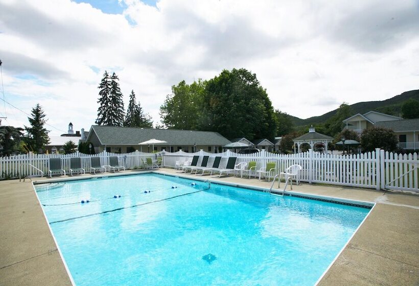 مُتل Heritage Of Lake George