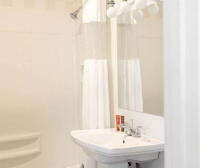 مُتل Heritage Of Lake George