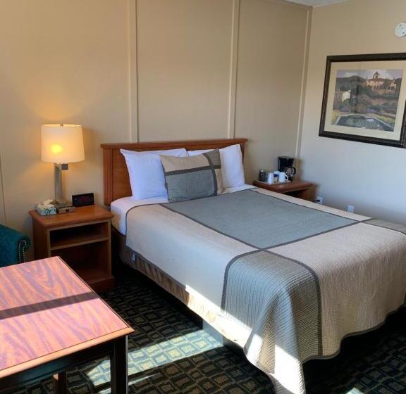 モーテル Townhouse Inn & Suites