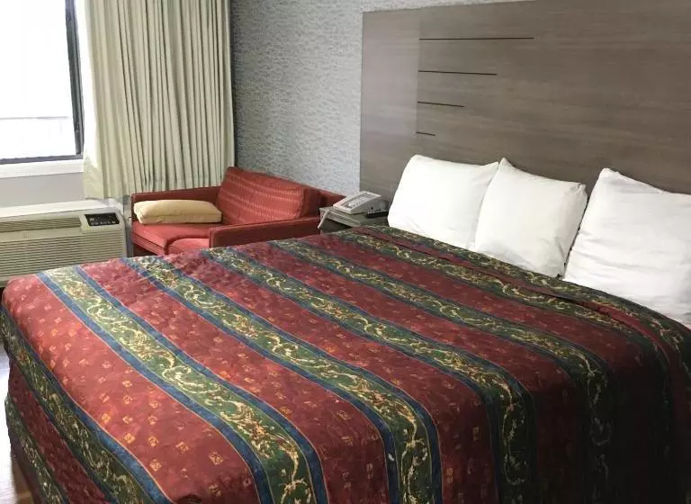 モーテル Travel Inn & Suites