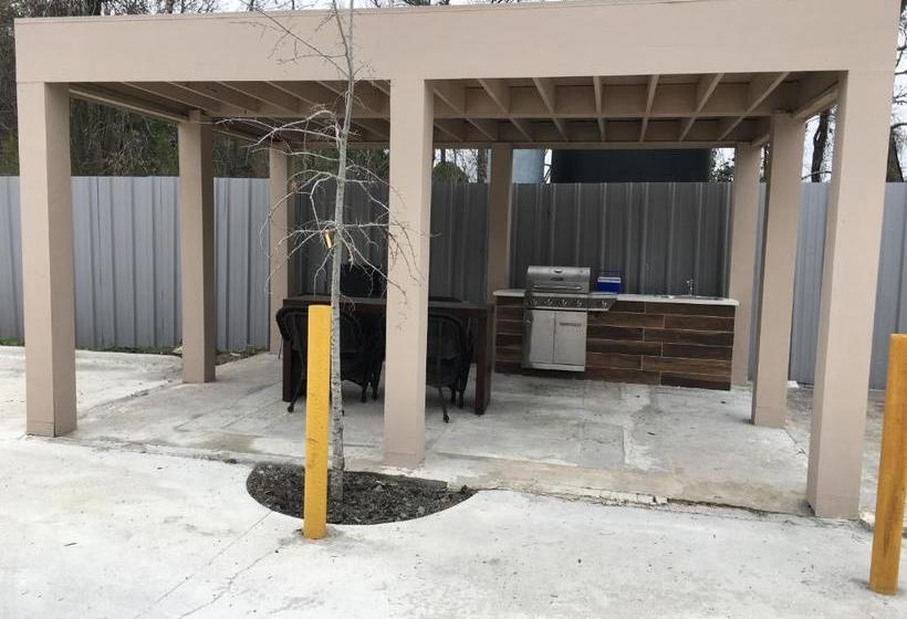 مُتل Travel Inn & Suites