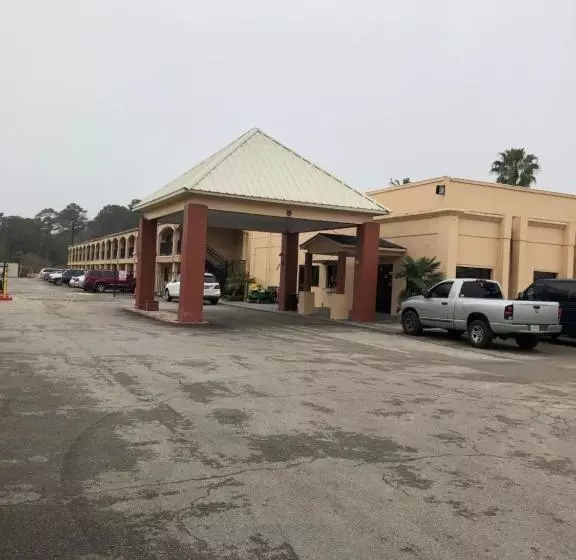 モーテル Travel Inn & Suites