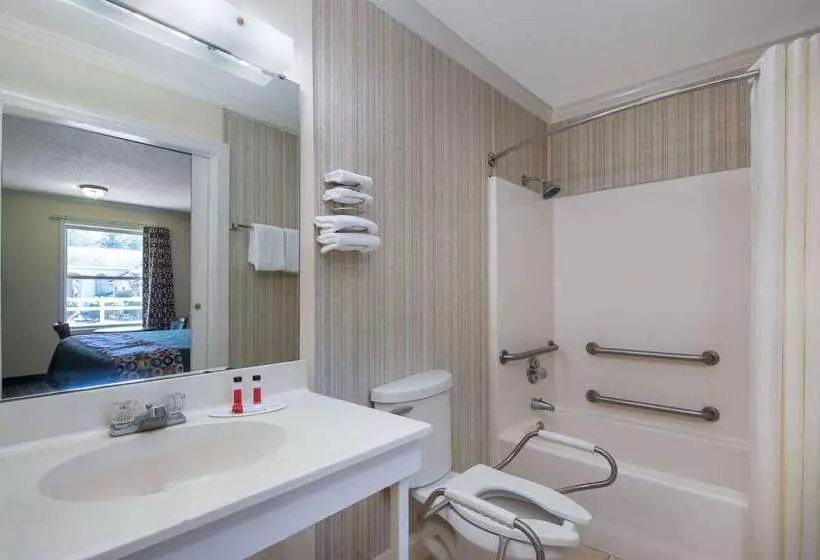 モーテル Travelodge By Wyndham Orangeburg