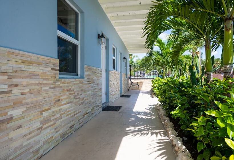 مُتل Sun Outdoors Marathon