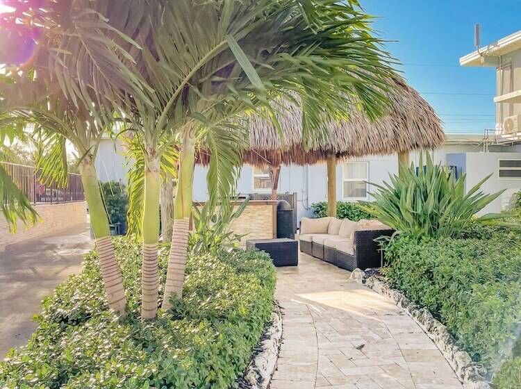 مُتل Sun Outdoors Marathon