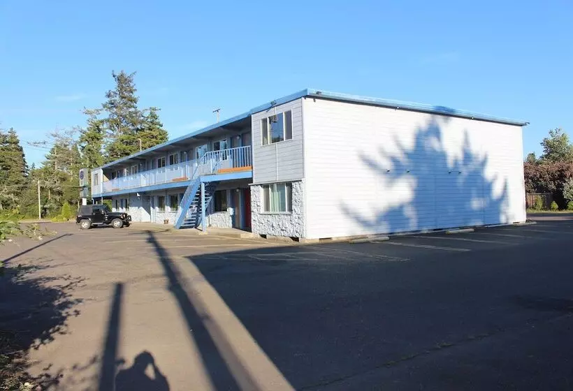 Silver Sands Motel
