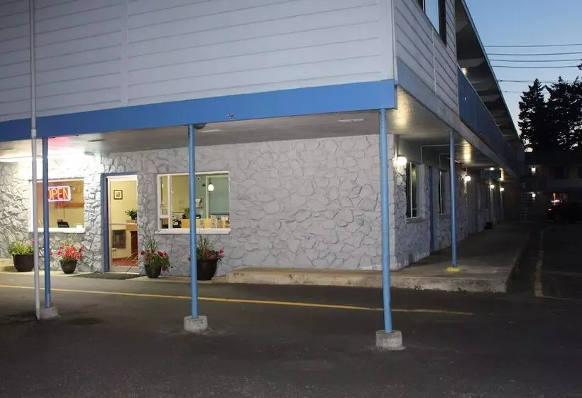 Silver Sands Motel