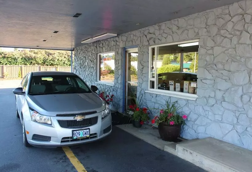 Silver Sands Motel