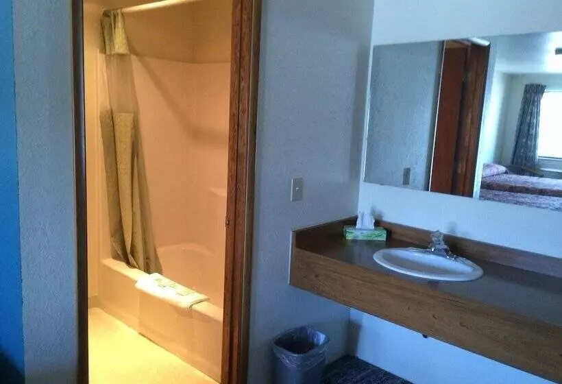 Silver Sands Motel
