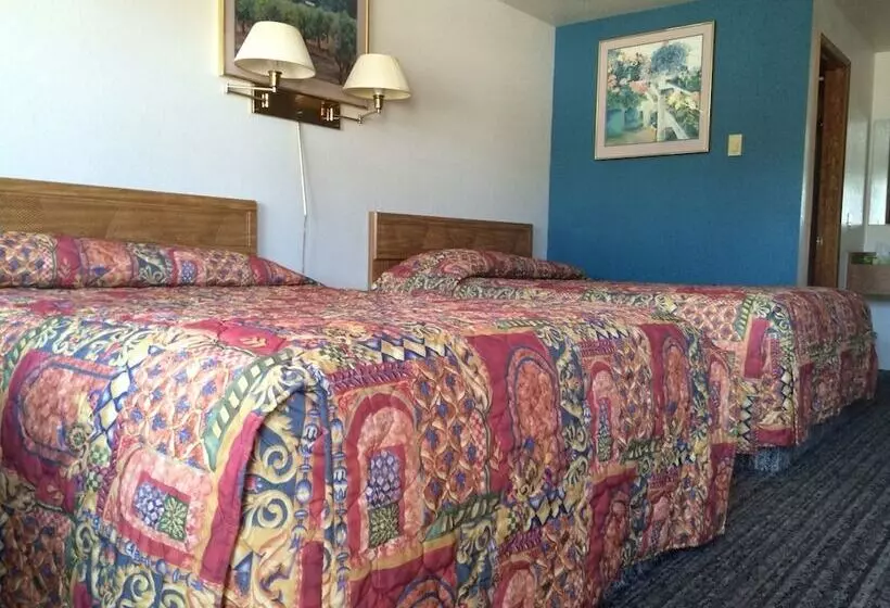 Silver Sands Motel