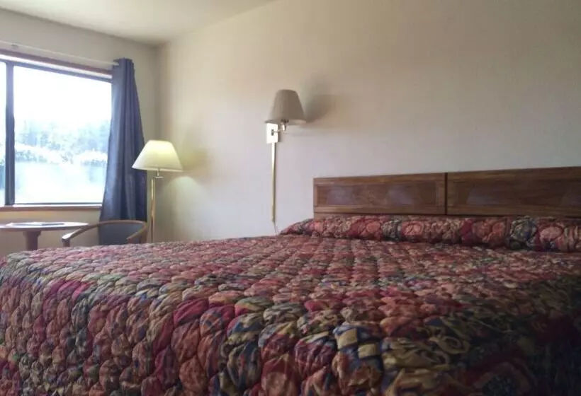 Silver Sands Motel