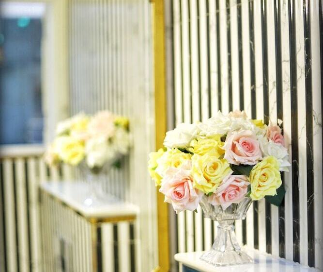 בית מלון כפרי The Royal Hermitage