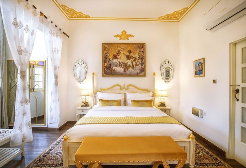 בית מלון כפרי The Royal Hermitage